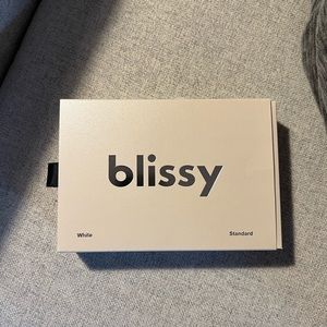 Blissy White Silk Pillowcase